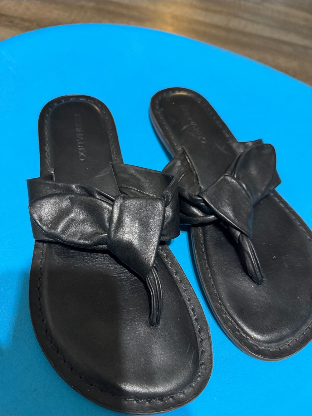 Bernardo Black Knotted Toe-Loop Sandals